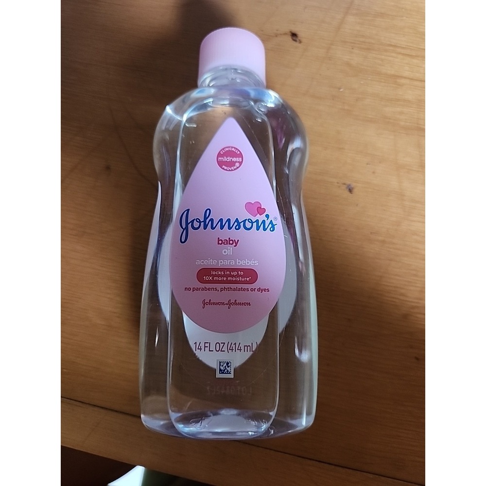 Johnson's Baby Oil , Original Mineral Oil Scented 10 times more moisture, 14 oz.